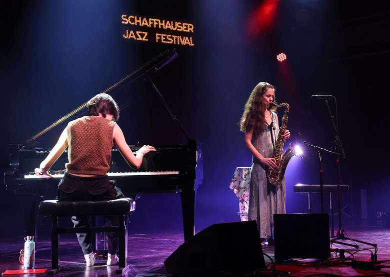 L-R: Maya Keren and Maria Grand - Photo by Christoph Giese